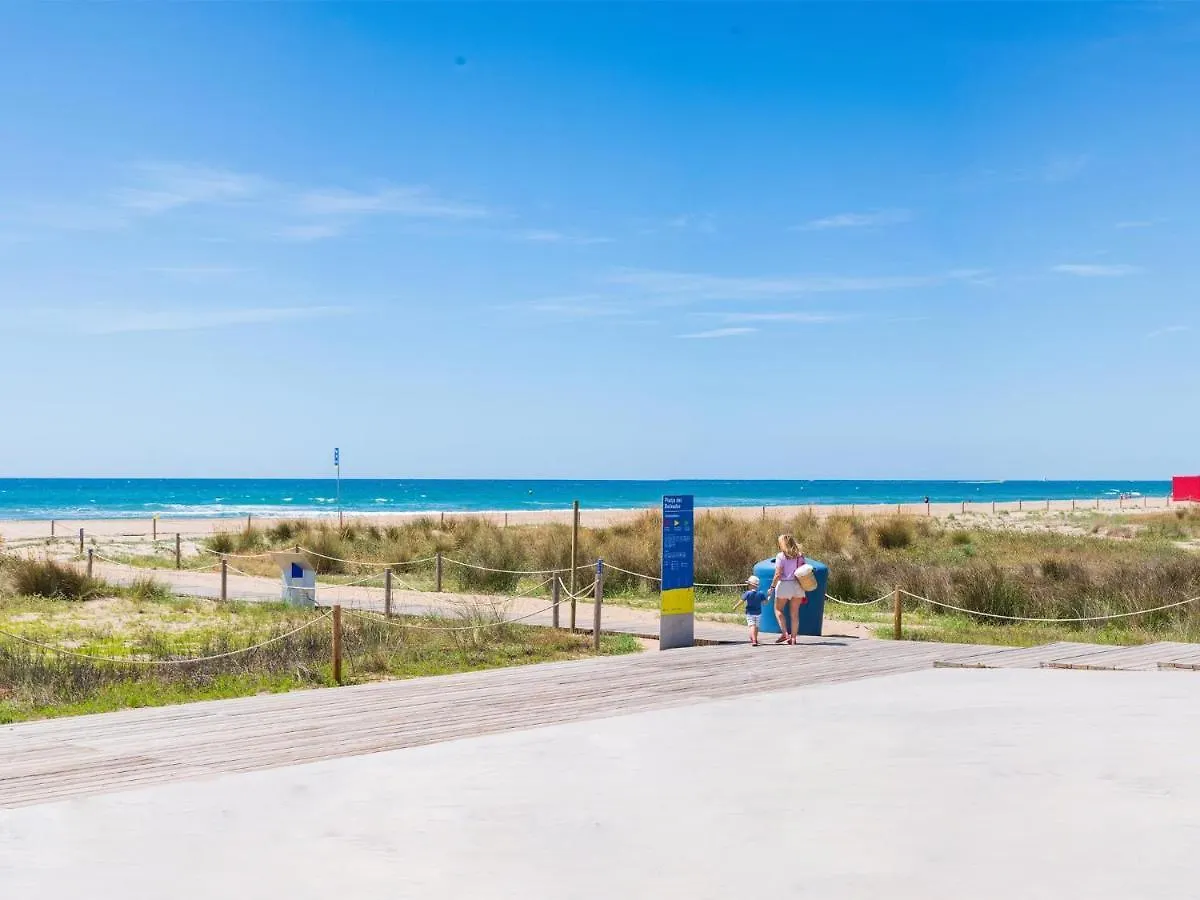 Sunny Apartment 3 Blocks To The Beach contacts