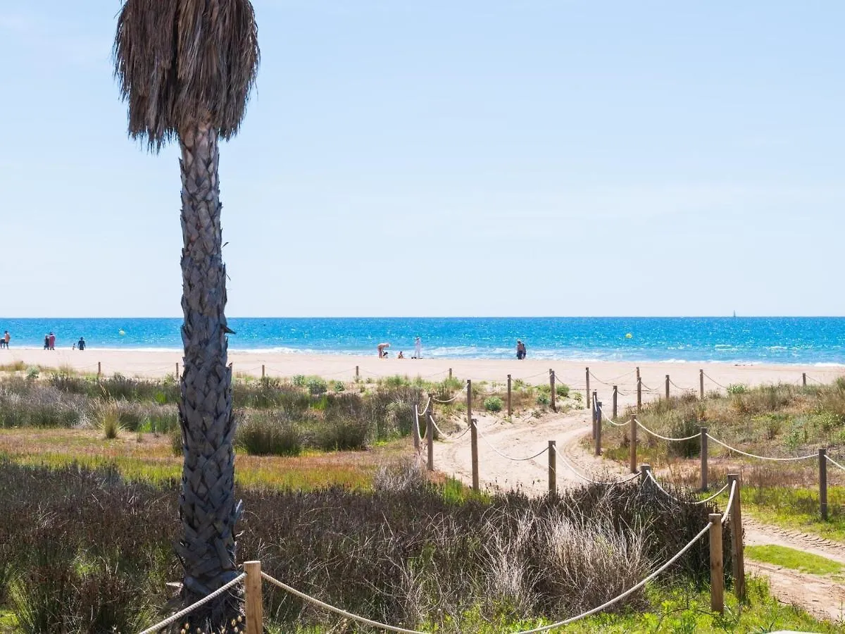 Sunny Apartment 3 Blocks To The Beach Castelldefels Spanien